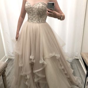 Essense of Australia Tulle Wedding Dress